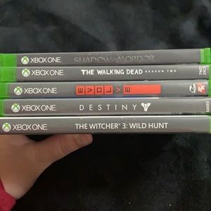 Xbox one games(all included in price,not separate)